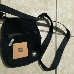 Black thread wallet purse still has tags